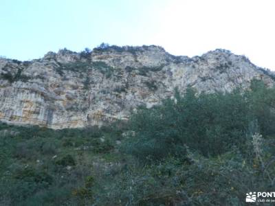 La Marina-La Catedral Senderismo;cerezo en flor los picos de europa mochilas de montaña vacaciones a